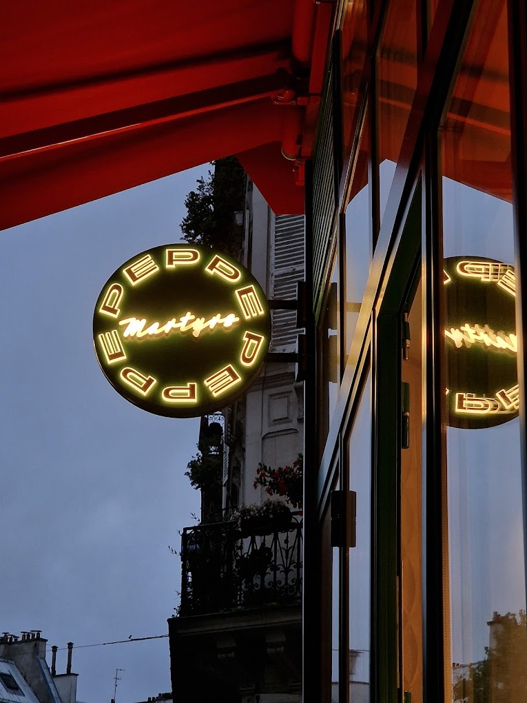 La Maison du Néon gallery thumbnail 3